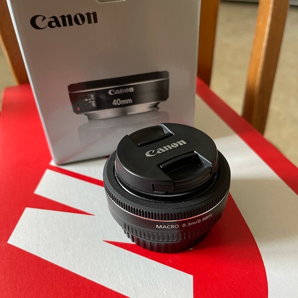 Canon EF 40mm f/2.8 Lens